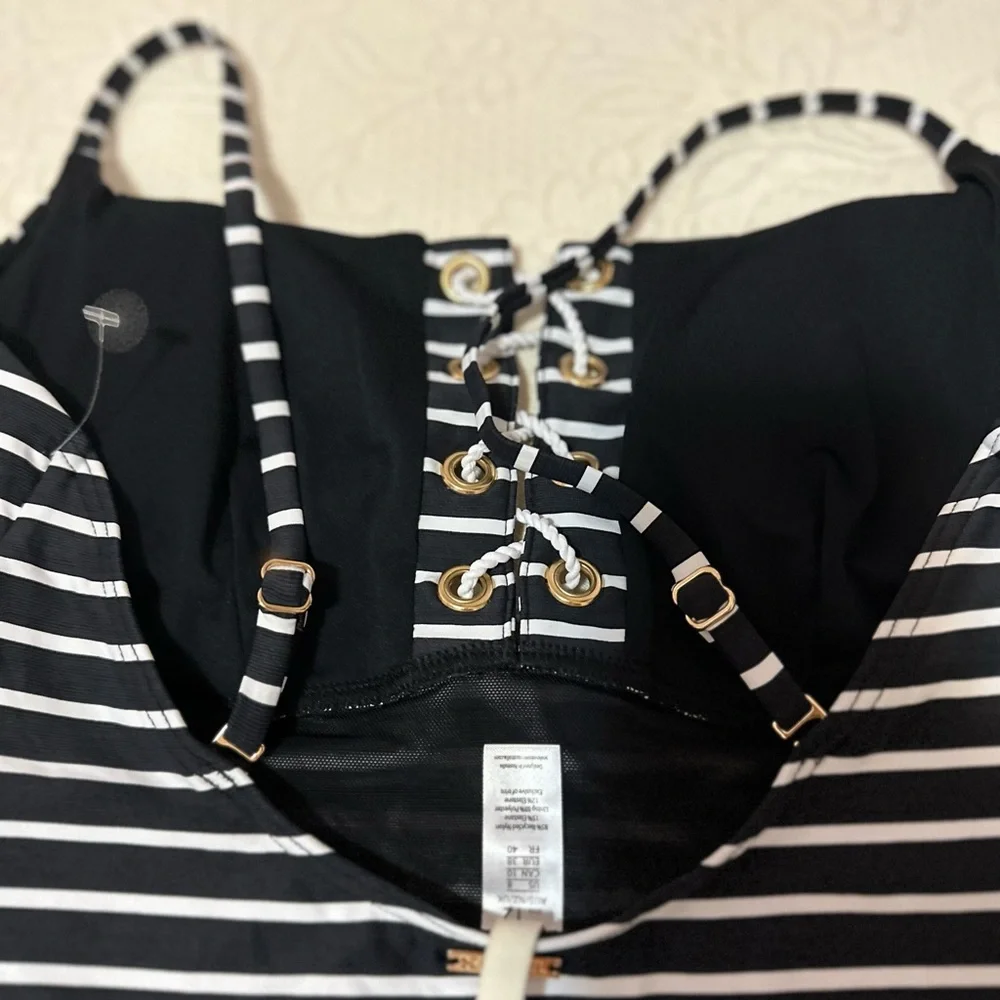 Sea Level Swim. Sealevelcharmarel Lace-Up. Size 8. Black and White - Picture 4 of 13